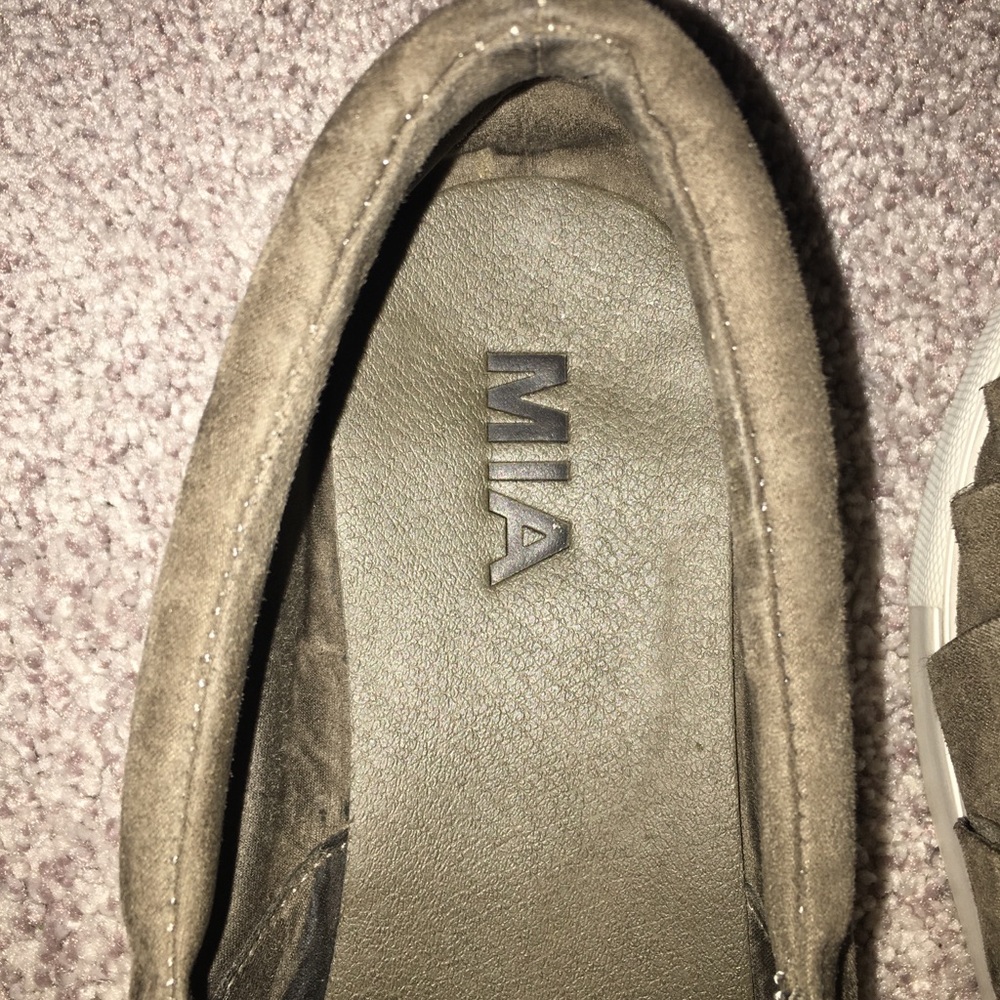 Ruffle Flats - Picture 4 of 4
